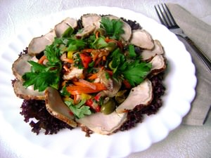 Салат из маринованной свинины с овощами. Для романтичного ужина