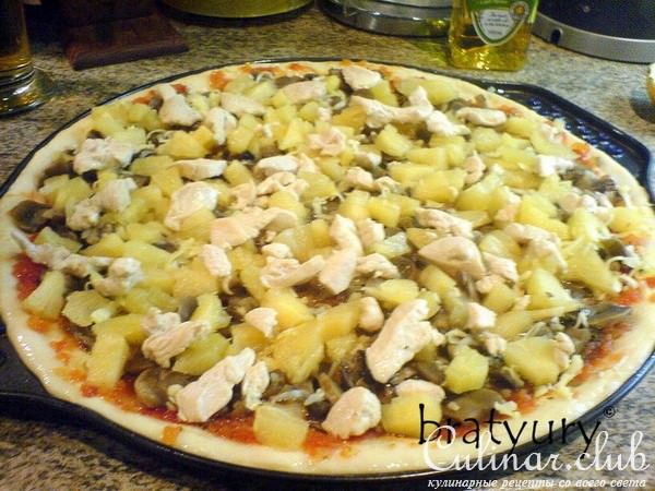 Pizza Hawaii con funghi 