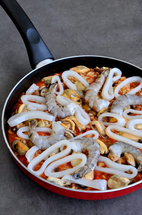      2 (Shellfish and Chicken Paella) 