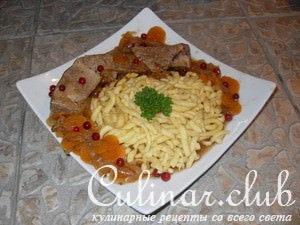     (Sptzle mit Schweinebraten)