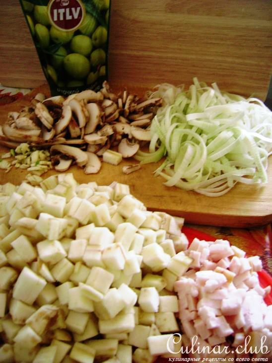         . Capellini with eggplant and mushrooms. 