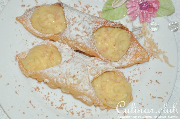  (Cannoli)    (crema pasticera) 