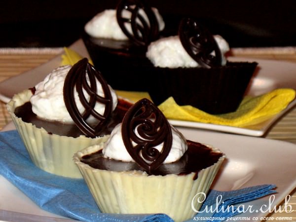 Ҹ        (Ganache nera e meringhe) 