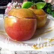 Яблоки фаршированные творогом и цукатами