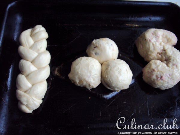     (Shaped dinner rolls) 