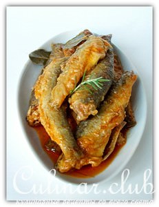 Sardinas en escabeche. (  )