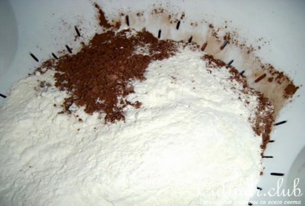 Шоколадно-Ликёрный Пирог с Ананасом 
