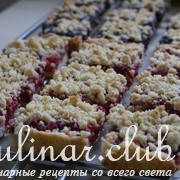 Crowberry and blueberry crumb bars (Брусничное и черничное печенье с крошкой)