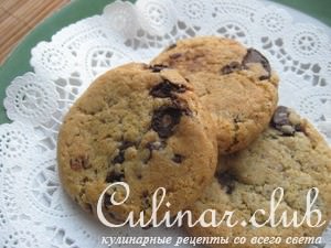 Chocolate Chip Cookies (Thin, Chewy & Puffy)
