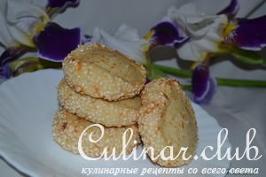 Сметано-сырное печенье с кунжутом
