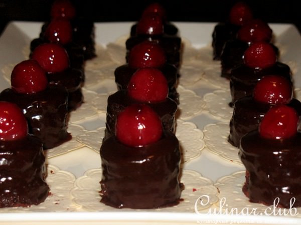 - Petit Fours ( ) 