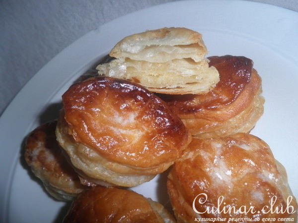      (Gateau Pithiviers) 