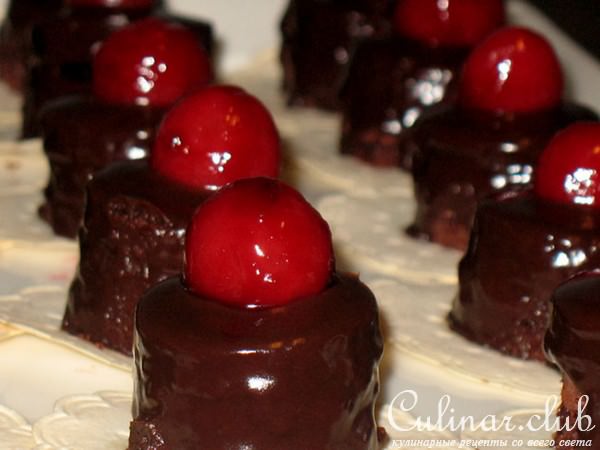 - Petit Fours ( ) 