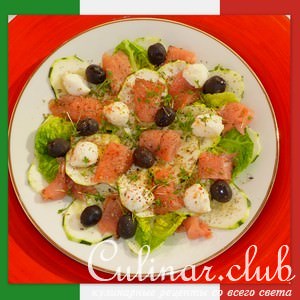        (Insalata di zucchine con olive e salmone)