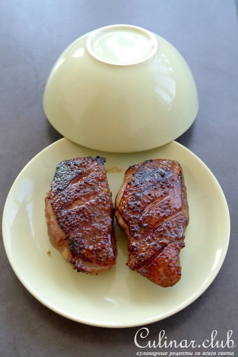 Салат из утки со стручковой фасолью и рукколой 