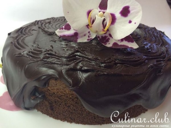 Шоколадный пирог с шоколадной помадкой. 