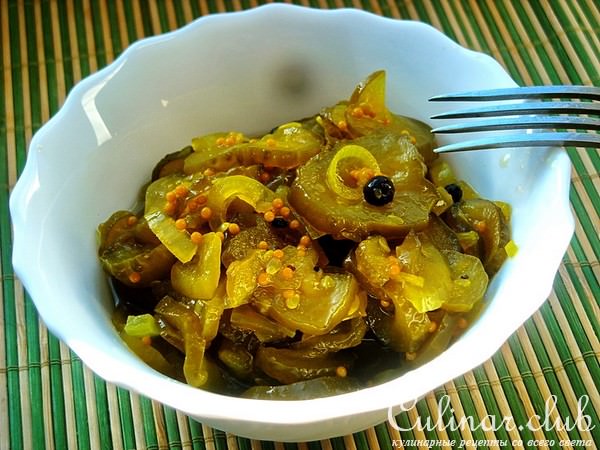      (Bread and butter pickles) 