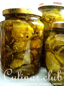      (Bread and butter pickles)