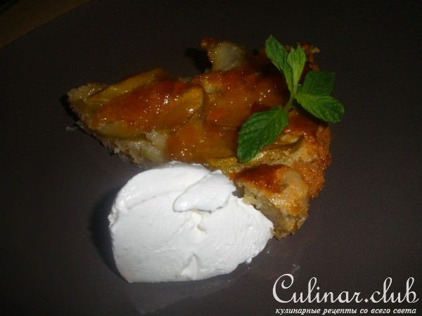 -  (Apple frangipane tart) 