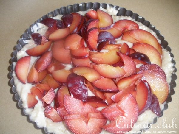 -   (Plum Custard Kuchen ) 