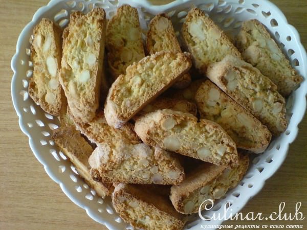   "Cantuccini" 