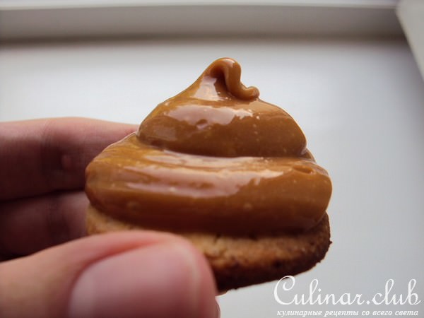      (conos de dulce de leche y chocolate) 